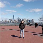 Studente al liceo economico-sociale, quarto anno. Impartisco lezioni di inglese, di cui ho conseguito il C1 con esame First